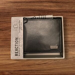 Kenneth Cole Reaction Black Leather Key & Card Holder